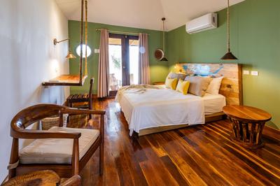 Beachfront Boat Room