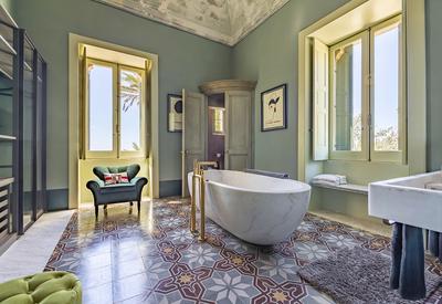 The King Superior Executive Suite