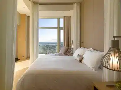 Gloria Suite