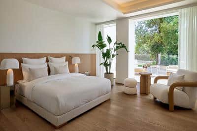 Club Riviera Room
