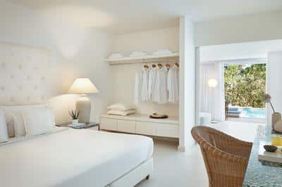 Swim Up Family Guestroom