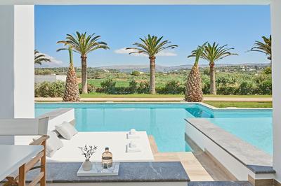 Swim Up Family Guestroom