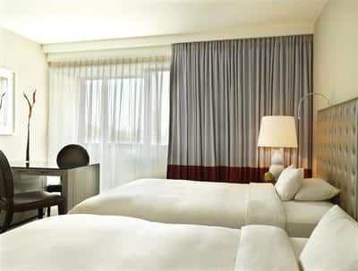 2 Twin Beds