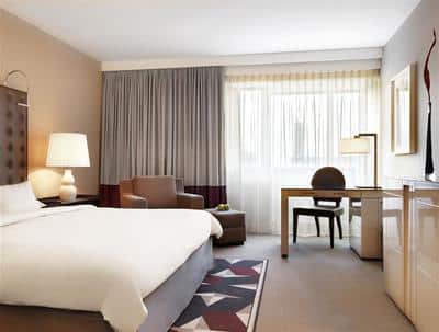 1 King Bed Club Access