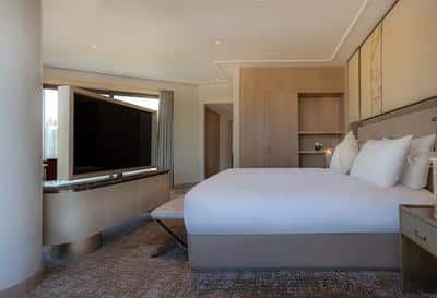 King Club Signia Panoramic Suite