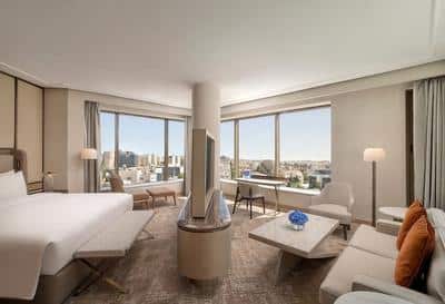 King Club Signia Panoramic Suite