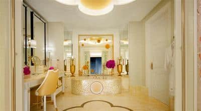 Fountain Parlor Suite