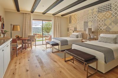 Deluxe Double Queen Room with Valley View