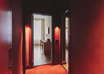Interconnecting rooms