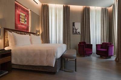 Corner Suite 7
