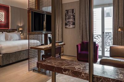 Deluxe Suite 5
