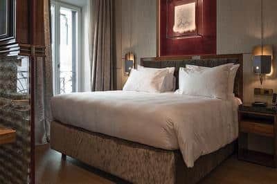 Deluxe Suite 4