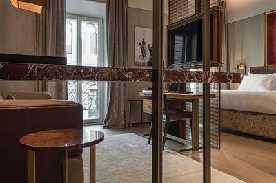 Deluxe Suite 4