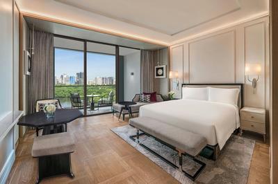 Club Room, Balcony, Lumpini Park View