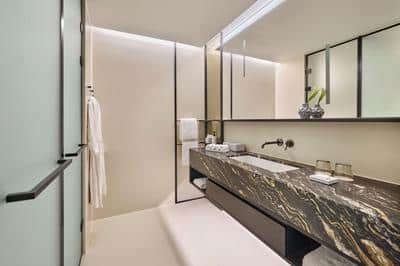 Corner Deluxe Room
