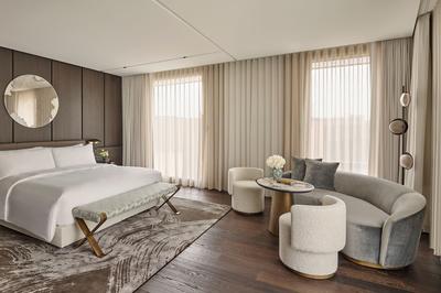 Corner Deluxe Room