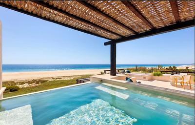1 King Suite Oceanfront Penthouse Plunge Pool