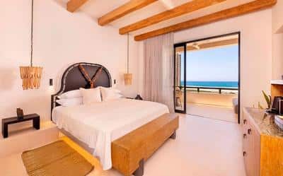 1 King Premium Oceanview