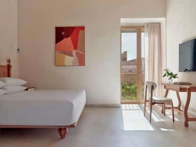 1 King Suite Colonial