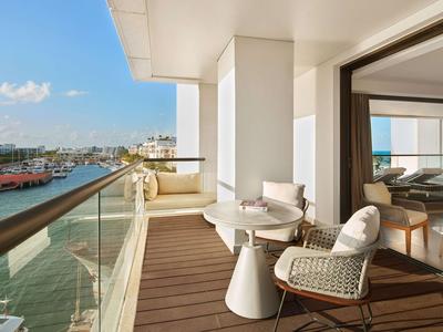 Euphoria Corner Suite Ocean View