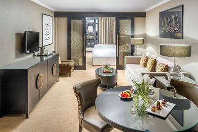 Prestige Suite, Partial Haram Plaza View