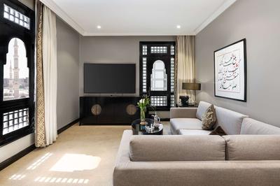 Presidential Suite, Partial Haram Plaza