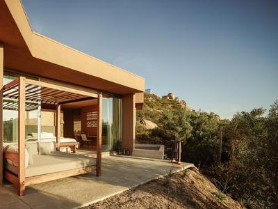Serenity Pool Suite