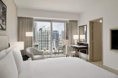 Deluxe Room, 1 King, City View