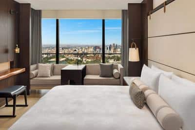 Club Level, 1 King