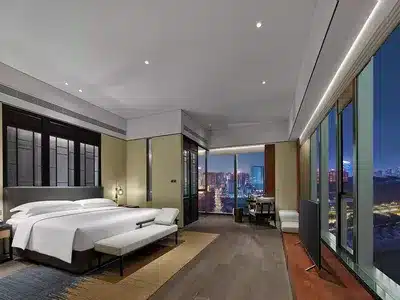 1 Bedroom Suite Dining Area
