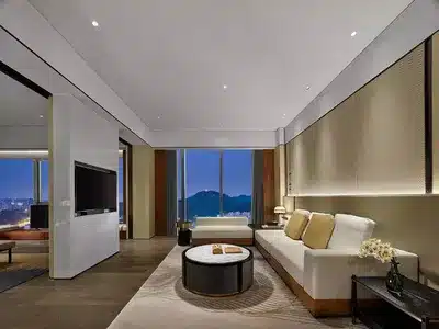 1 Bedroom Suite Dining Area