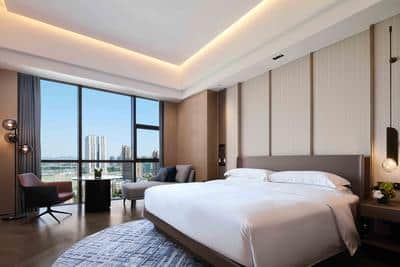 1 King Classic High Floor