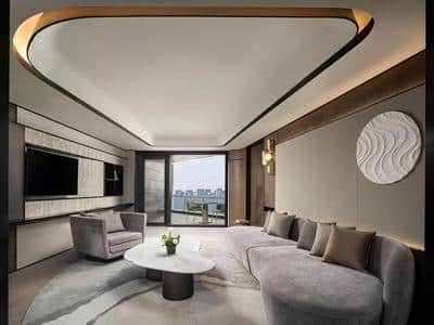1 Bedroom Suite Lake View Balcony Lounge Access