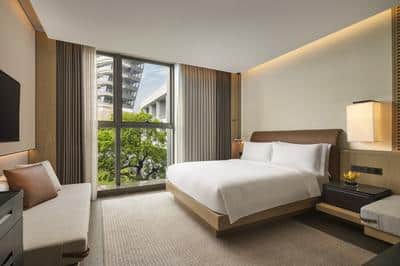 1 King Classic Club Lounge Access Garden View