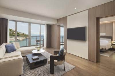 1 Bedroom Suite Ocean View Balcony