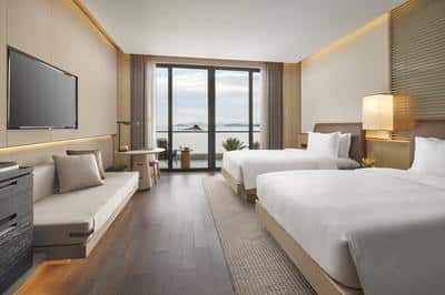 2 Twin Classic Club Lounge Access Ocean View High Floor