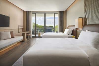 2 Twin Classic Club Lounge Access Garden View