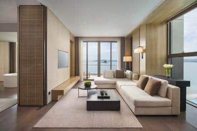 1 Bedroom Suite Club Lounge Access Ocean View