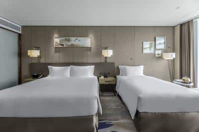 1 King 1 Single Classic Sea View