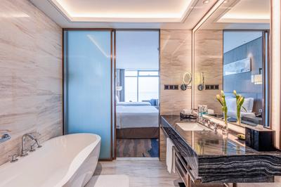 1 King 1 Single Classic Sea View