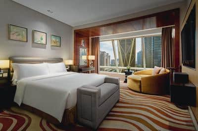 1 King 1 Bedroom Suite Lounge Access
