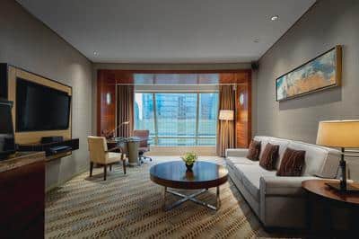 1 King 1 Bedroom Suite Lounge Access