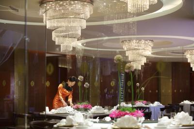 Sun & Moon Chinese Restaurant