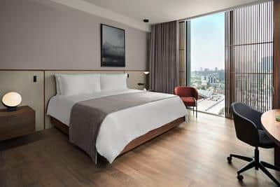 1 King Corner Room with Walk-In Shower