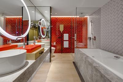 1 King Suite
