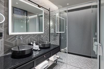 1 Bedroom Suite
