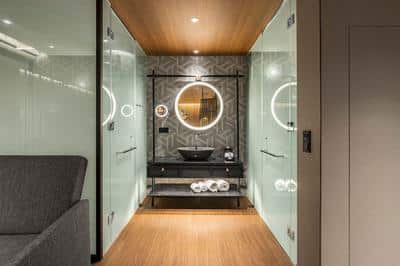 1 King Suite