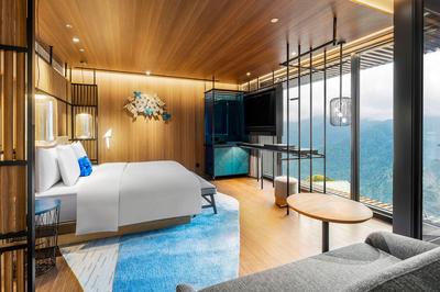 1 King Suite