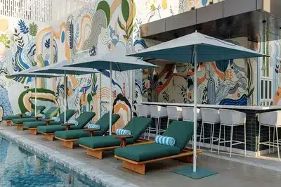 Pool Bar