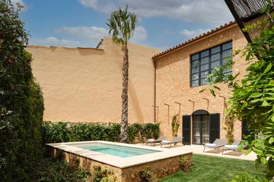 Pool Suite